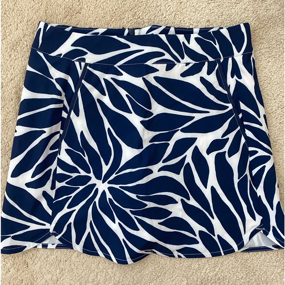 Vineyard Vines Skort Blue and White Floral Print